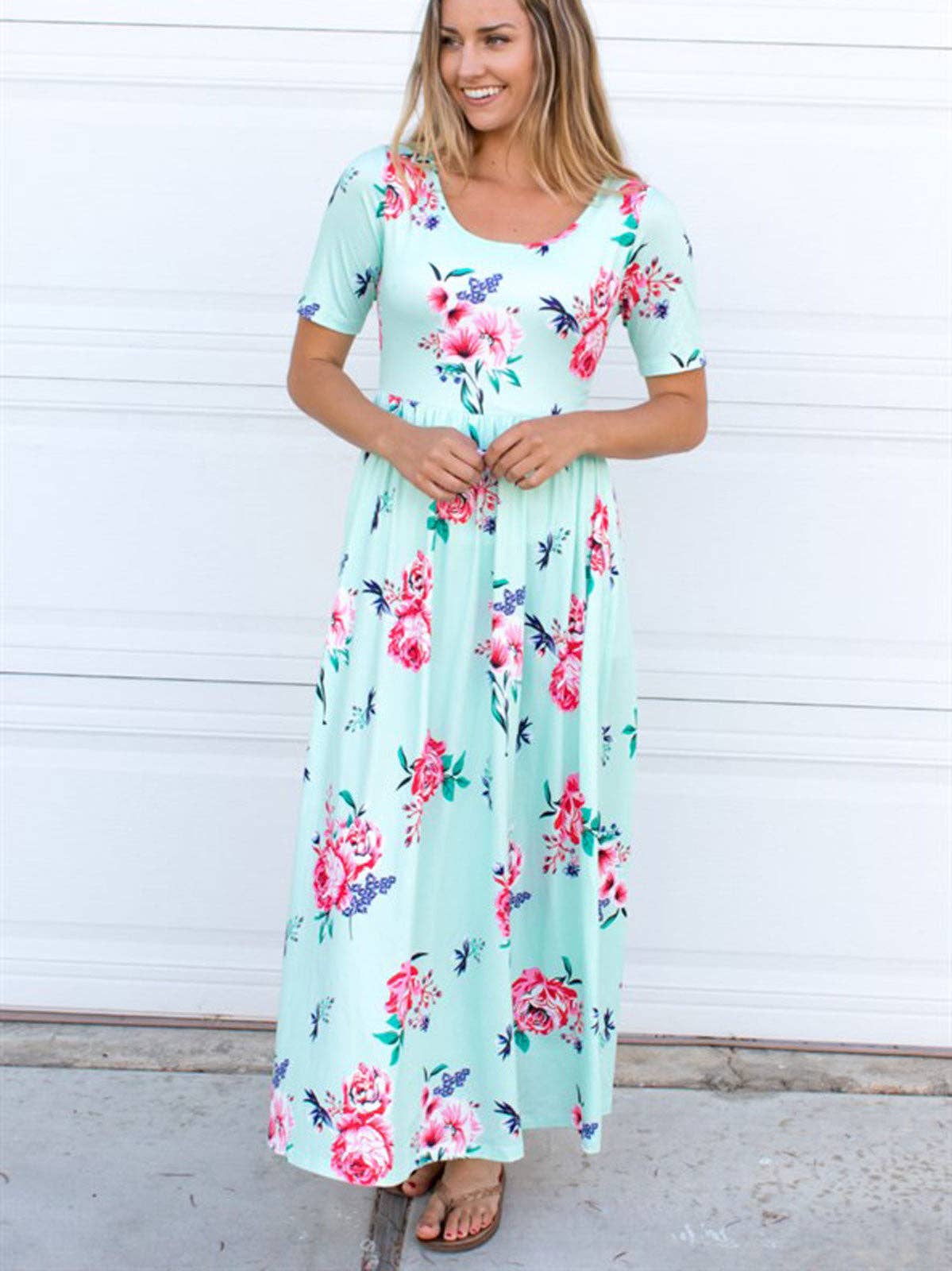 Scoop Neck Floral Maxi Dress