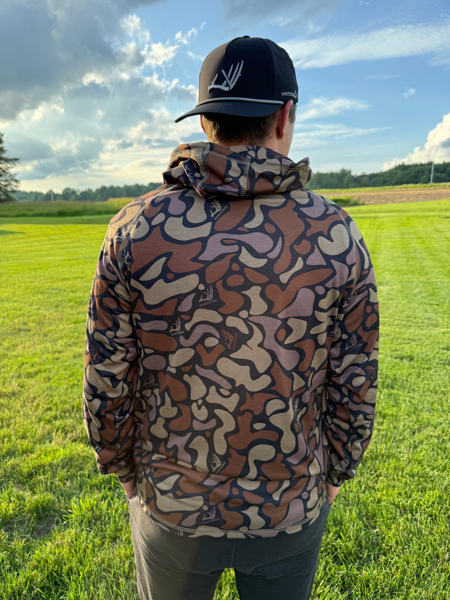 New !!! Whitetail Co. RUT Lightweight Hoodie Dark Old Camo