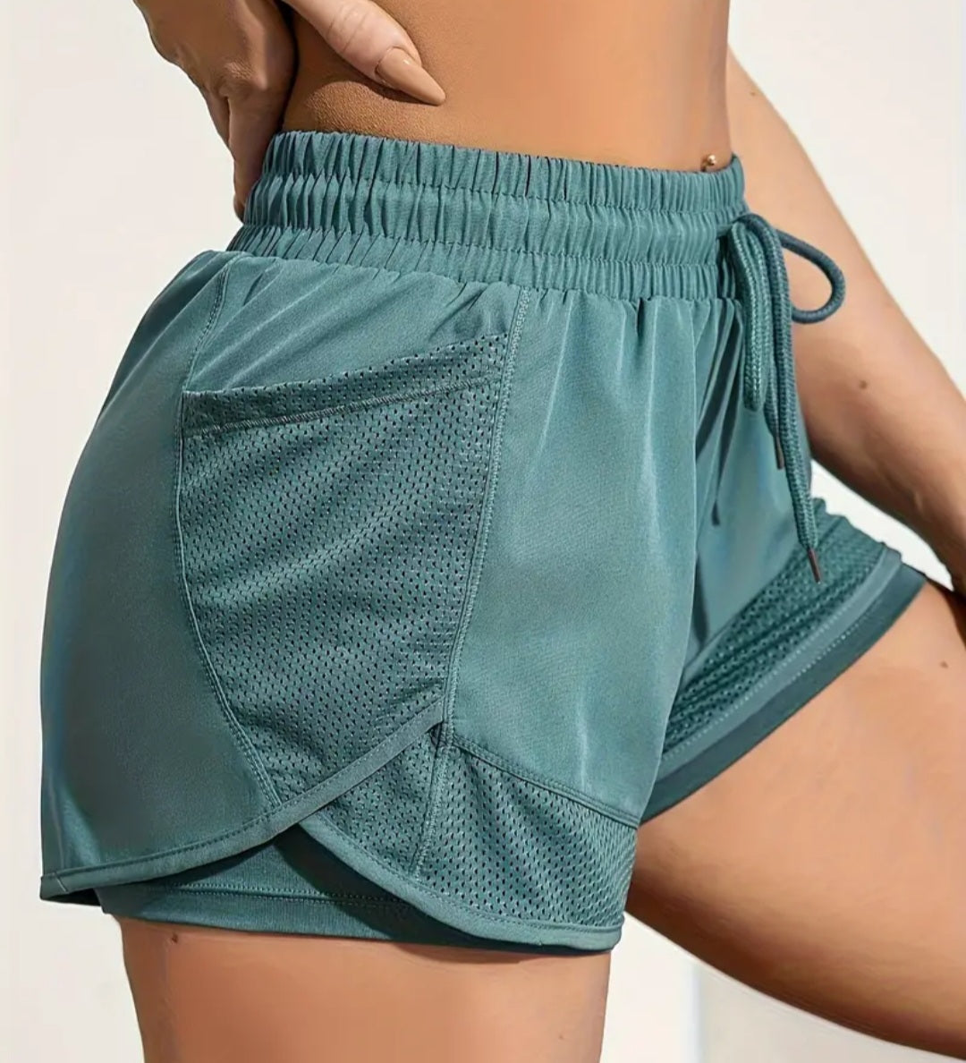 Women's 2-in-1 Yoga Shorts with Quick-Drying Fabric and Mesh Pockets