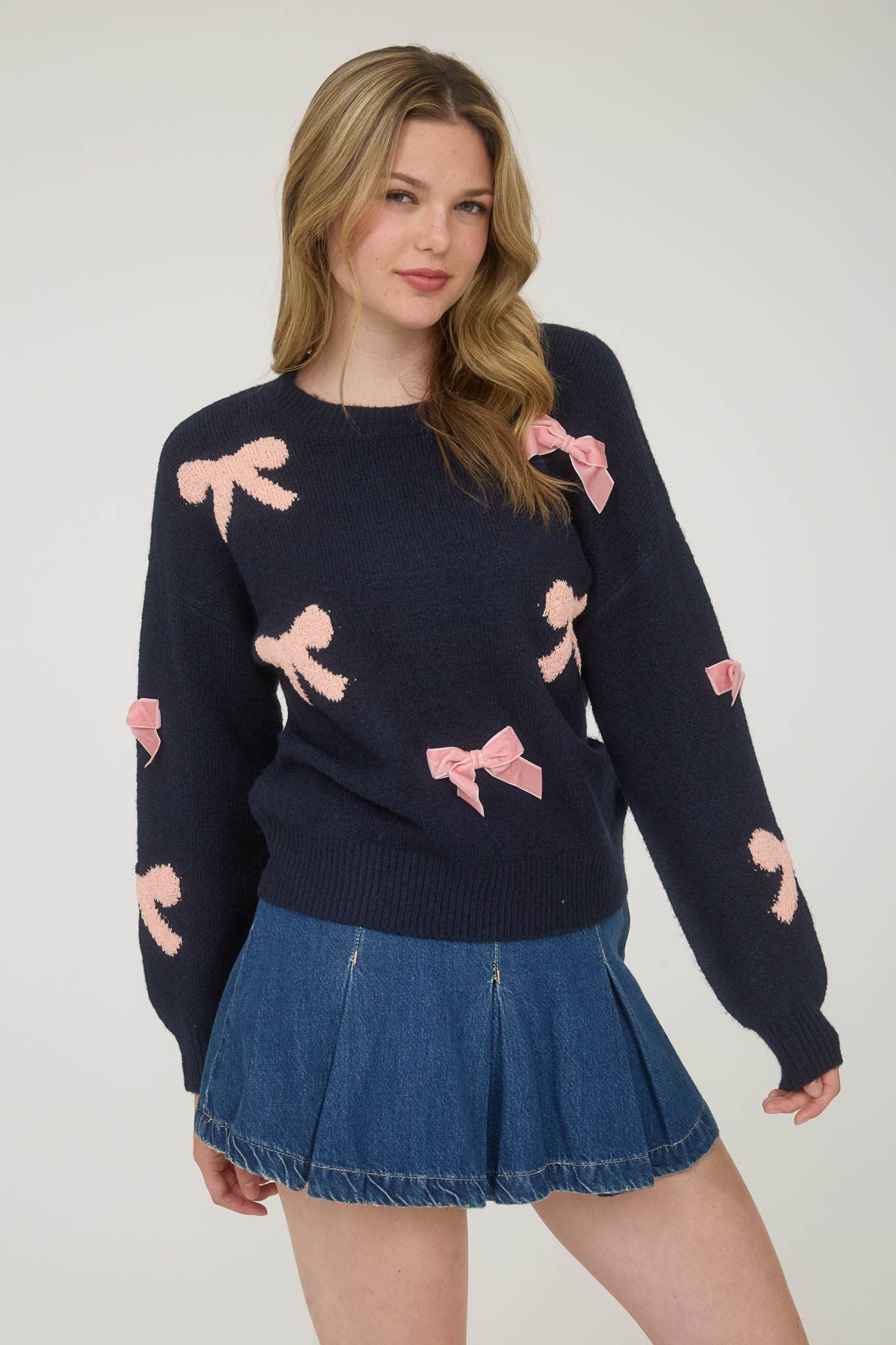 BOW PATTERN LONG SLEEVE KNIT SWEATER