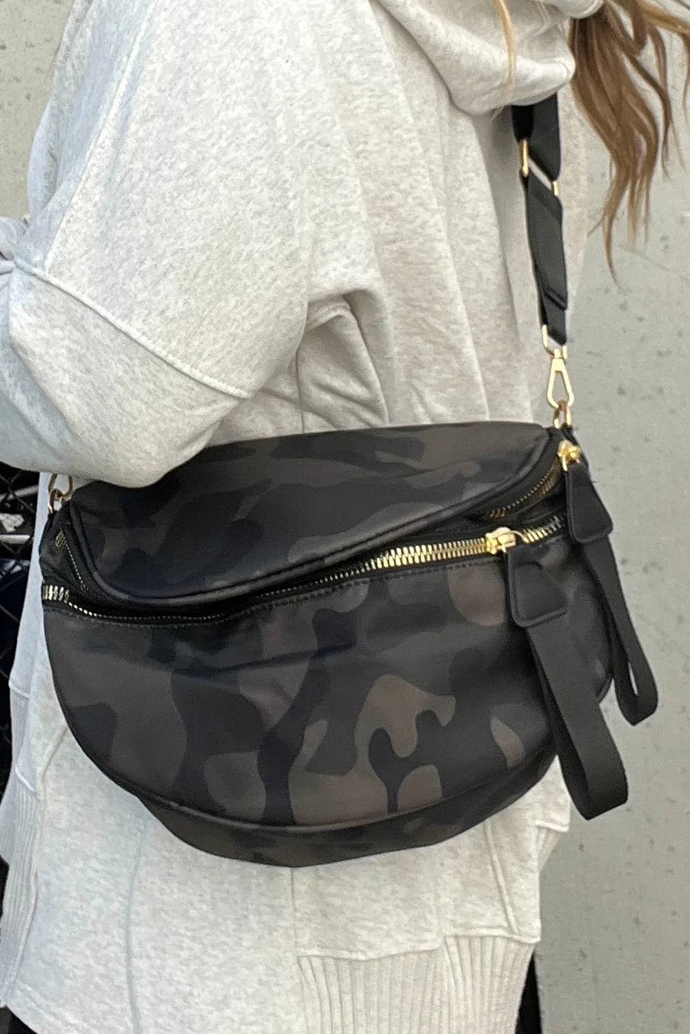 Camouflage Gold Chain Strap Double Zipper Crossbody Bag