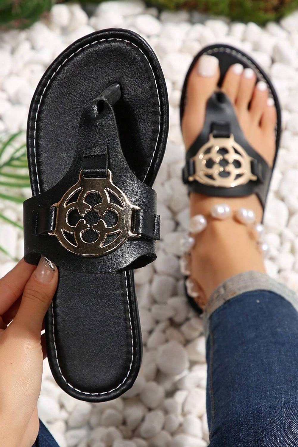 Metal Decor Leather Thong Slippers