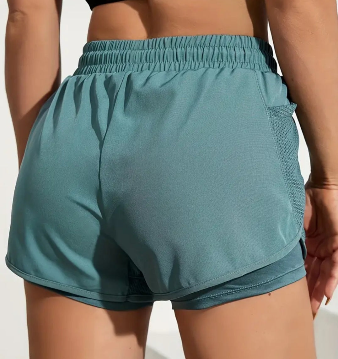 Women's 2-in-1 Yoga Shorts with Quick-Drying Fabric and Mesh Pockets