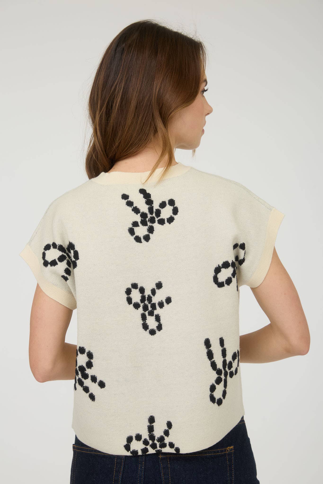 BOW PATTERN ROUND NECK SHORT SLEEVE KNIT SWEATER