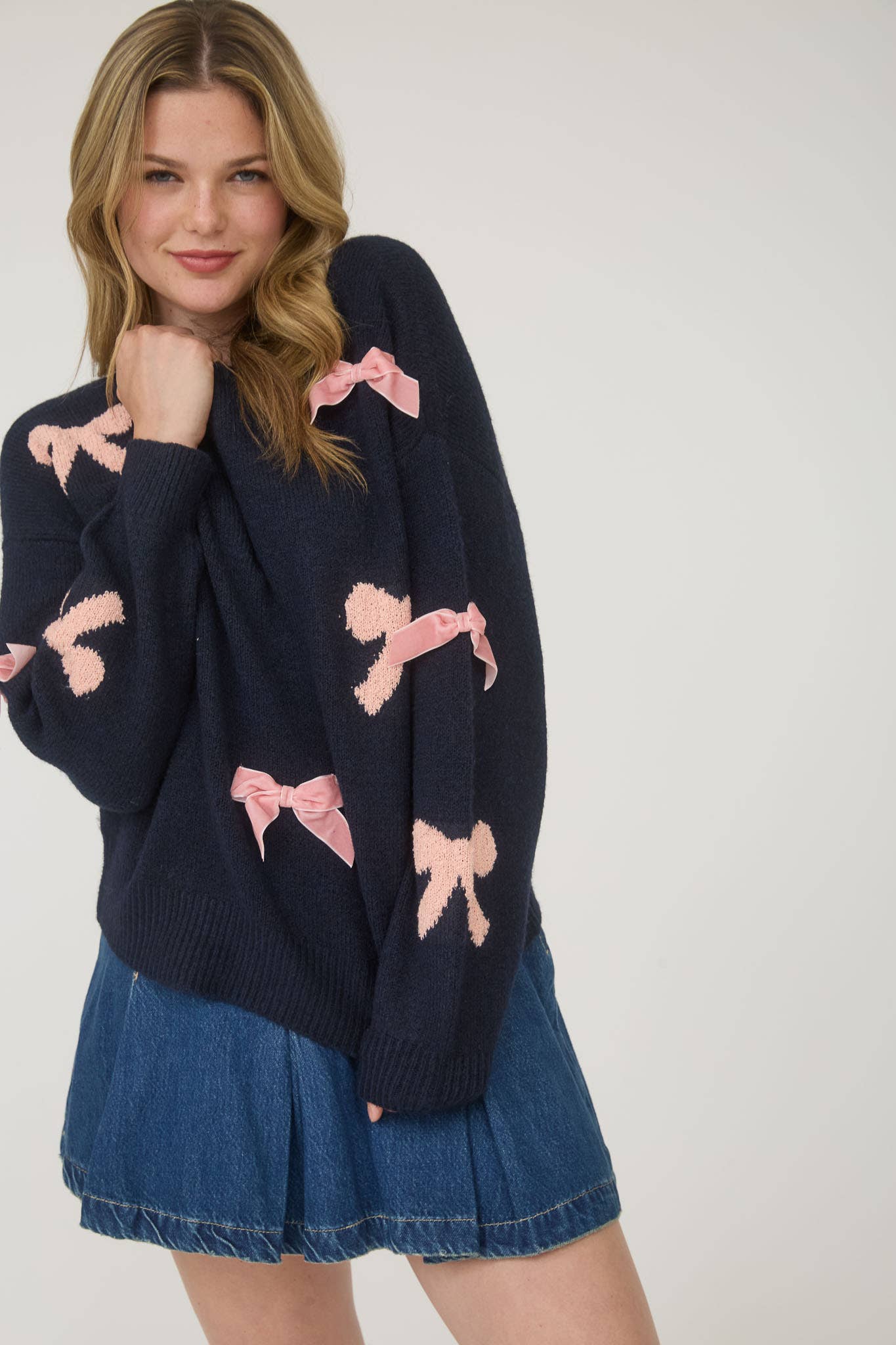 BOW PATTERN LONG SLEEVE KNIT SWEATER