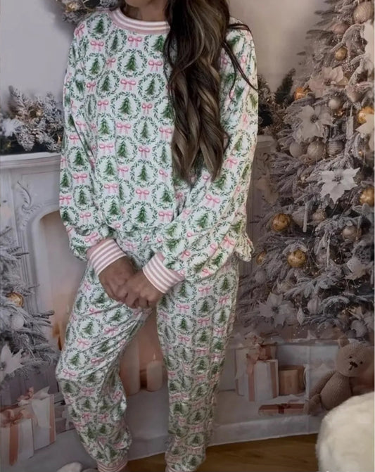 Elegant Christmas Print Long Sleeve Pajamas