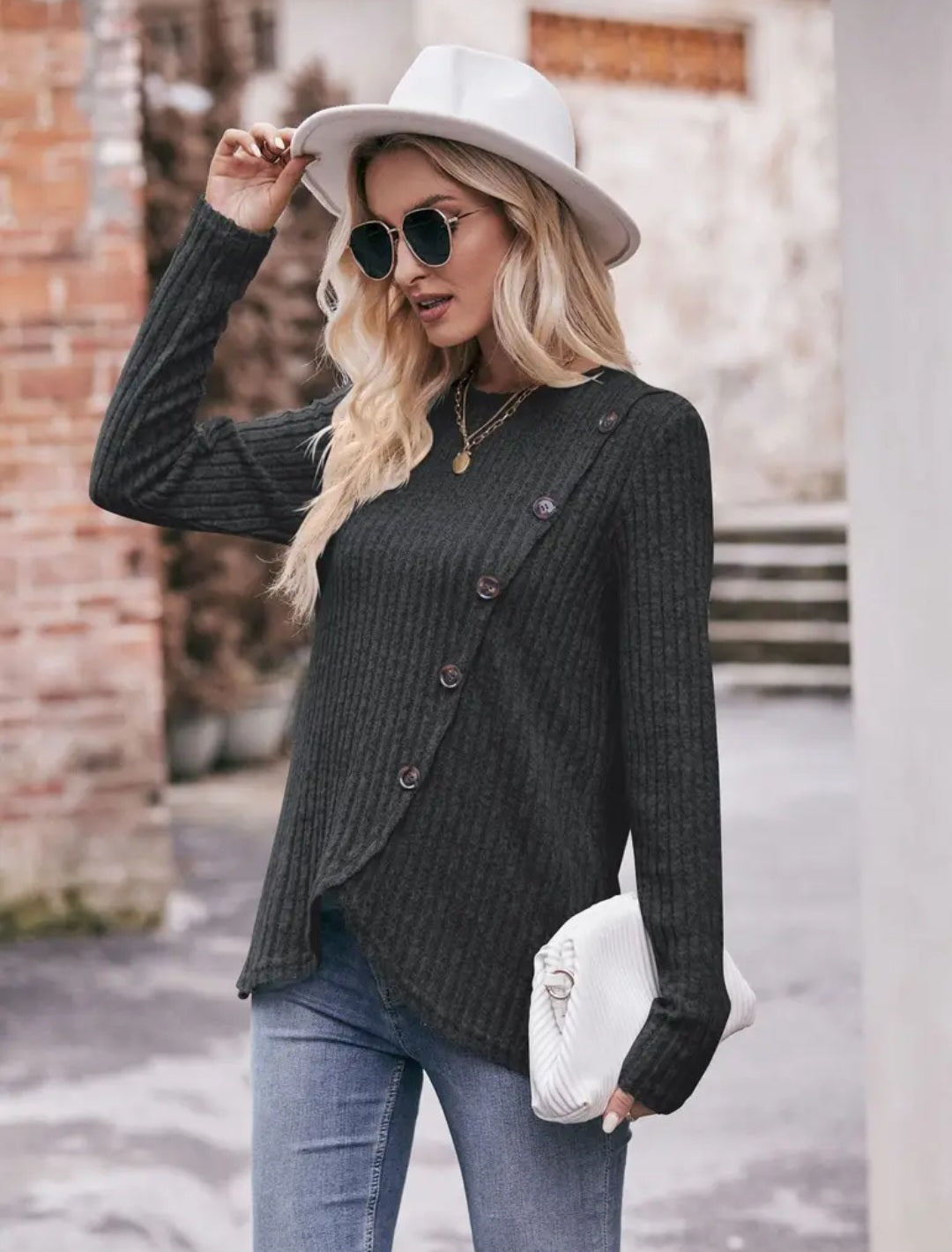 Women's Round Neck Solod Color Sweater