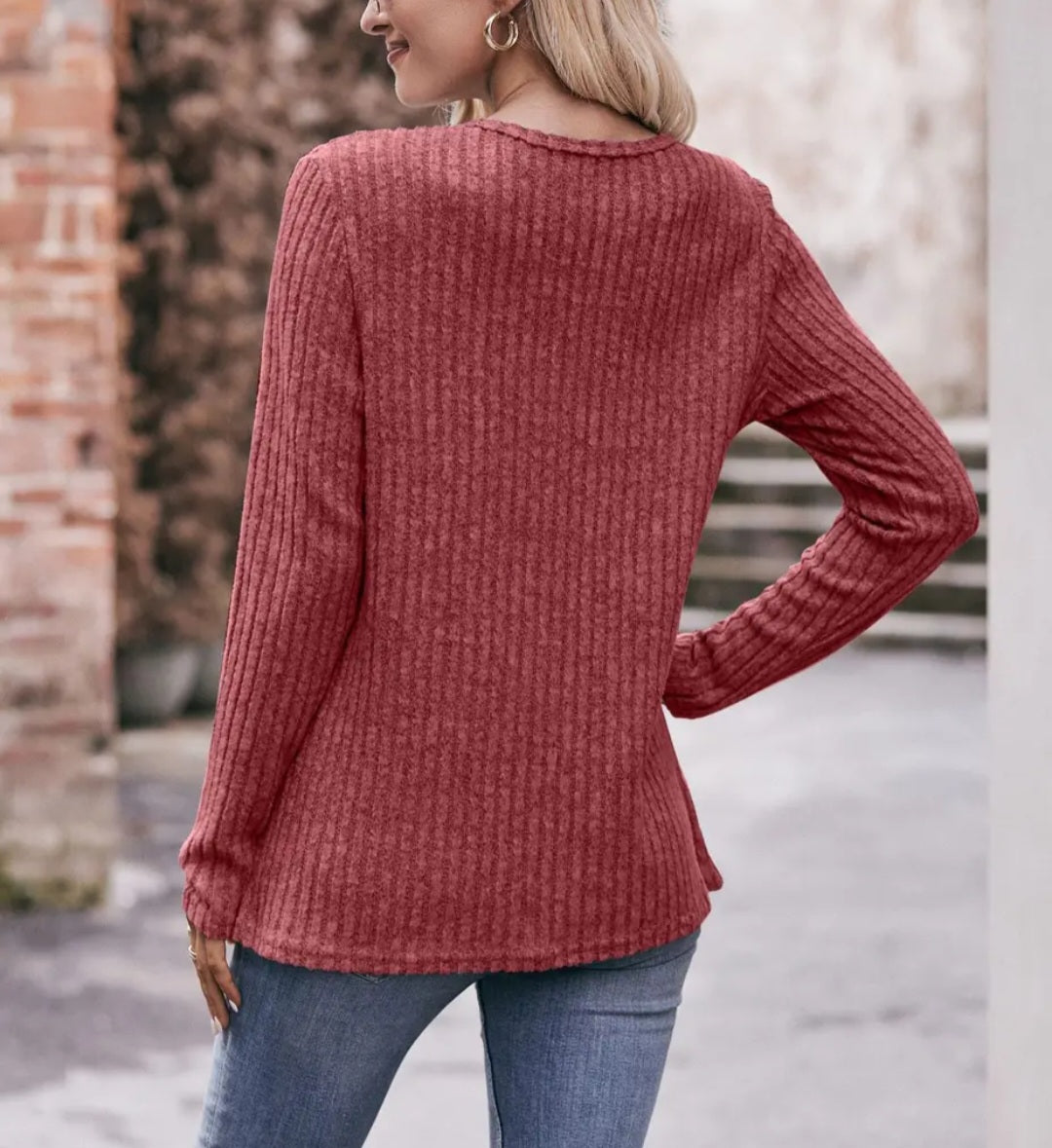 Women's Round Neck Solod Color Sweater
