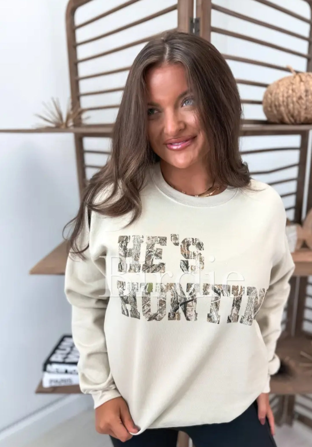Birdie He's Hunting Graphic Crewneck on Sand